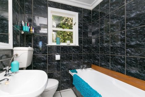 Photo of property in 1 Sar Street, Wadestown, Wellington, 6012