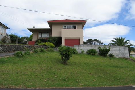Photo of property in 6a Coroglen Avenue, Birkenhead, Auckland, 0626