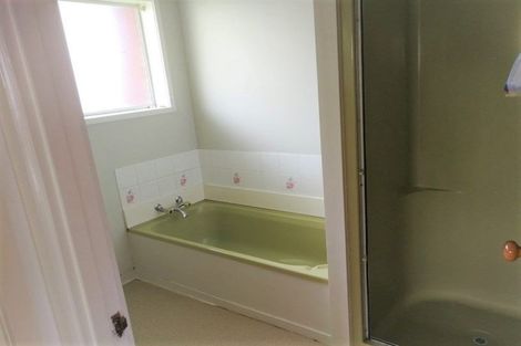 Photo of property in 27 Momona Road, Greenlane, Auckland, 1051