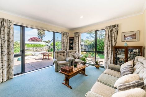 Photo of property in 2 Charnwood Grove, Waikanae, 5036