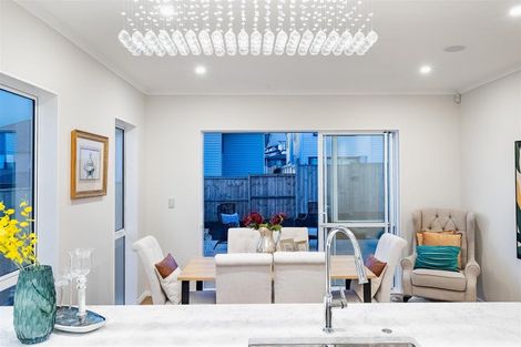 Photo of property in 18 Emerald Avenue, Rosehill, Papakura, 2113