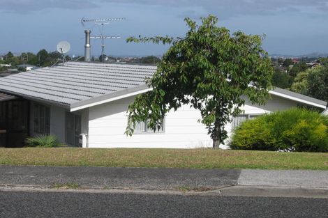 Photo of property in 39 Girrahween Drive, Totara Vale, Auckland, 0629