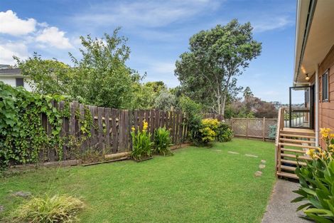 Photo of property in 2/16 Laurina Road, Sunnynook, Auckland, 0620