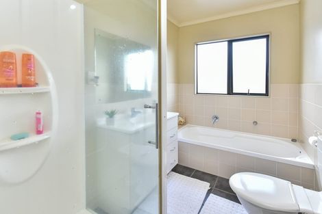 Photo of property in 56 Peninsula Road, Mangere, Auckland, 2022