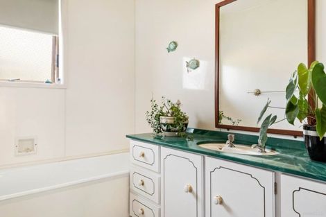 Photo of property in 133 Matipo Road, Te Atatu Peninsula, Auckland, 0610