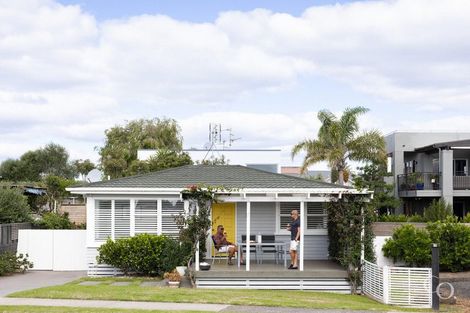 Photo of property in 15 Sutherland Avenue, Mount Maunganui, 3116
