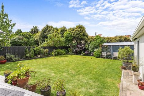 Photo of property in 261 Te Moana Road, Waikanae, 5036