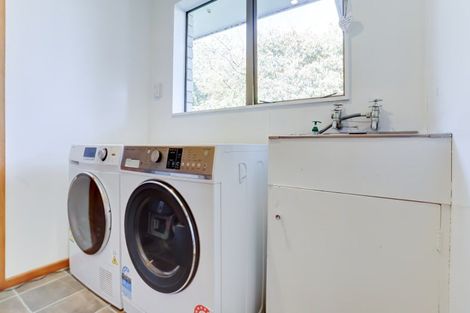 Photo of property in 5 Weraroa Road, Waverley, 4510