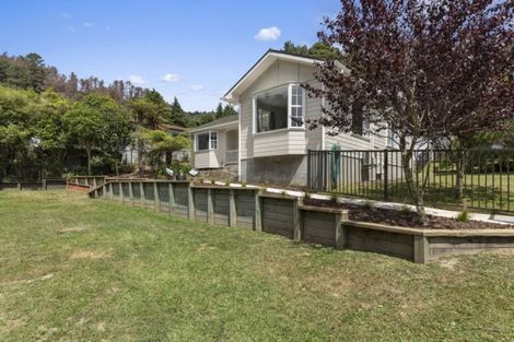 Photo of property in 104 Kamahi Street, Stokes Valley, Lower Hutt, 5019
