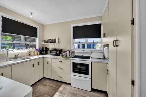 Photo of property in 4 Lydford Place, Spotswood, New Plymouth, 4310