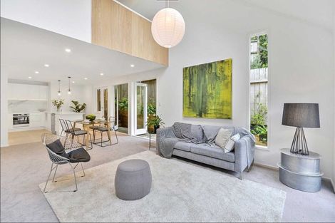 Photo of property in 3/68 Braemar Road, Castor Bay, Auckland, 0620