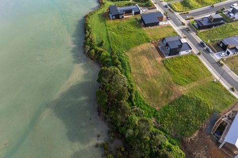 Photo of property in 70 Omahina Street, Raglan, 3225