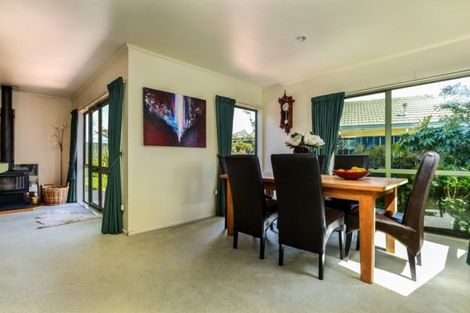 Photo of property in 32 Caroline Crescent, Highbury, Palmerston North, 4412
