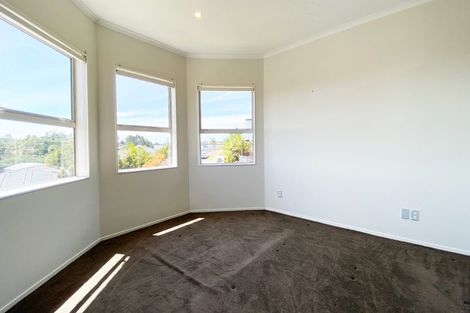 Photo of property in 33 Saint Maroun Rise, The Gardens, Auckland, 2105