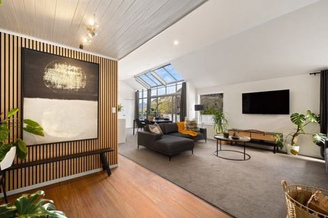 Photo of property in 12 Mackinnon Terrace, Sunshine Bay, Queenstown, 9300