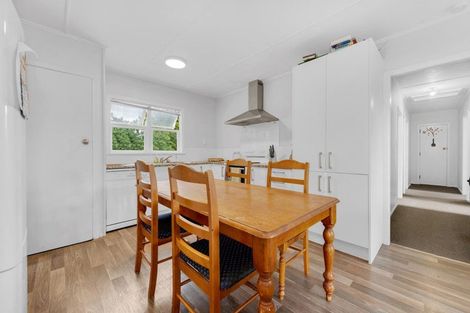 Photo of property in 15 Kerry Place, Papakura, 2110