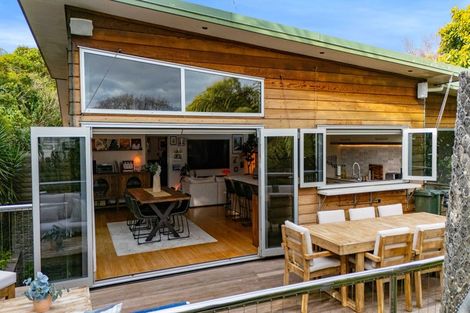Photo of property in 12 Leatham Avenue, Strandon, New Plymouth, 4312