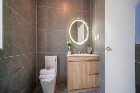 Photo of property in 9 Farranfore Road, Opaheke, Papakura, 2113