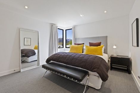 Photo of property in 1 Owen Marshall Lane, Arrowtown, 9371