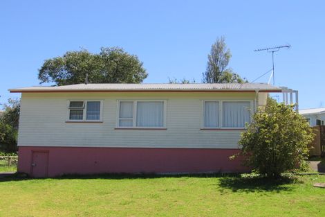 Photo of property in 18 Lysander Crescent, Beach Haven, Auckland, 0626