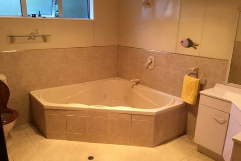 Photo of property in 25 Wyndham Road, Pinehaven, Upper Hutt, 5019