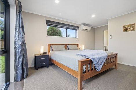 Photo of property in 10 Bovill Way, Tuakau, 2121