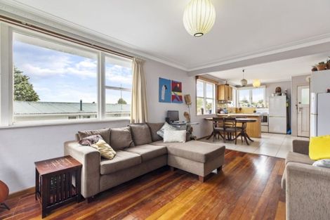 Photo of property in 7 Kelwyn Road, Kelston, Auckland, 0602