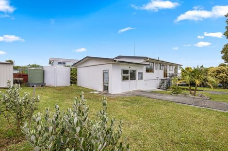Photo of property in 3 Kauri Crescent, Snells Beach, 0920
