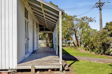 Photo of property in 12 Gloag Street, Waverley, 4510