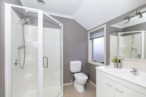 Photo of property in 20 Whitford Place, Rototuna North, Hamilton, 3210