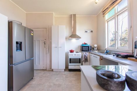 Photo of property in 32 Tennyson Street, Dannevirke, 4930