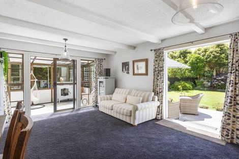 Photo of property in 261 Te Moana Road, Waikanae, 5036