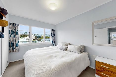 Photo of property in 16 Kenmore Street, Westown, New Plymouth, 4310