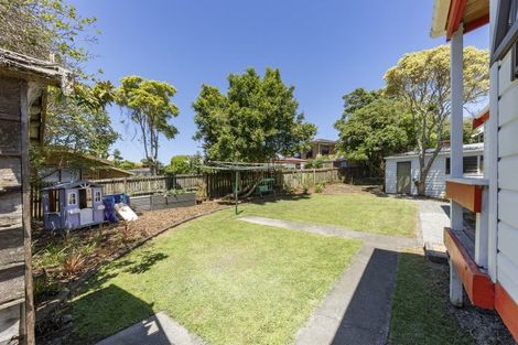Photo of property in 14 Muscat Place, Henderson, Auckland, 0612