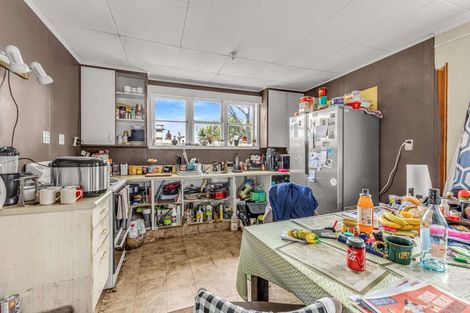 Photo of property in 14 Tawa Street, Inglewood, 4330