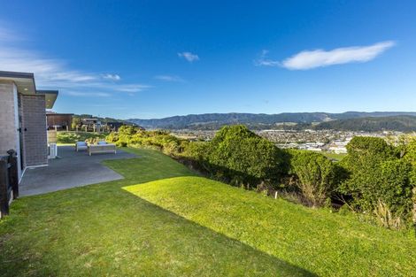 Photo of property in 51 Percy Kinsman Crescent, Riverstone Terraces, Upper Hutt, 5018