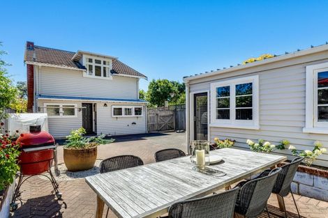 Photo of property in 103 Muritai Road, Eastbourne, Lower Hutt, 5013