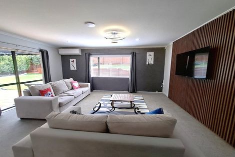 Photo of property in 36 Saralee Drive, Manurewa, Auckland, 2105