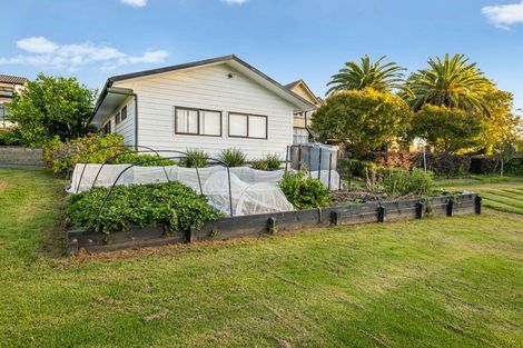 Photo of property in 143 Whangaparaoa Road, Red Beach, 0932