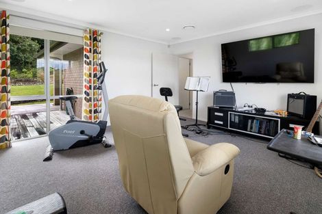 Photo of property in 2g Country Club Lane, Waiuku, 2123