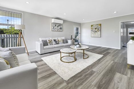 Photo of property in 17 Oxford Road, Manurewa, Auckland, 2102