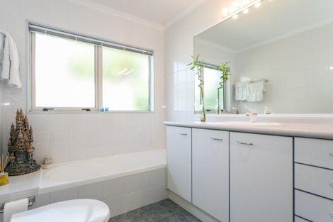 Photo of property in 5 Kingsgate Way, Havelock North, 4130