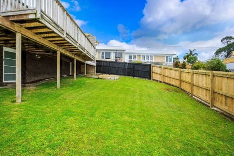 Photo of property in 2/52 Verran Road, Birkdale, Auckland, 0626
