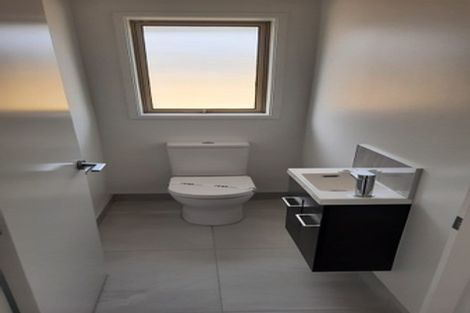 Photo of property in 91 Kaurinui Crescent, One Tree Point, 0118