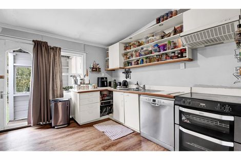 Photo of property in 6 Osborne Road, Amberley, 7410