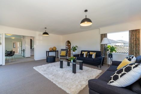 Photo of property in 16 Warren Crescent, Hillmorton, Christchurch, 8025