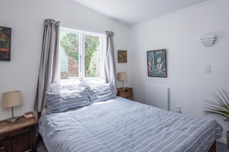 Photo of property in 190 The Esplanade, Island Bay, Wellington, 6023