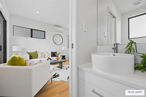 Photo of property in 63 Whare Kauri Road, Papakura, 2110