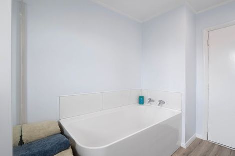 Photo of property in 25 Vernon Avenue, Takaro, Palmerston North, 4412