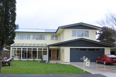 Photo of property in 10 Opawa Place, Terrace End, Palmerston North, 4410